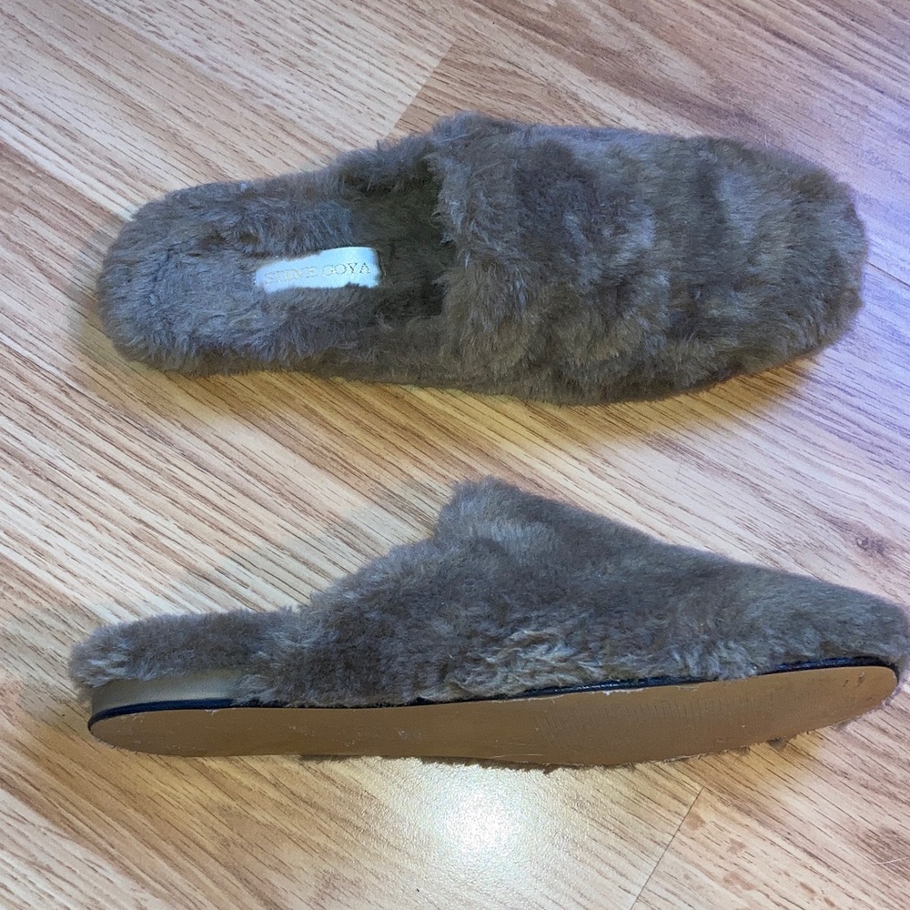 Designer Luxury Stine Goya Teddy Faux Fur Mules Flats sz 37 US 6.5 / 7